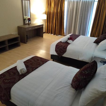 Temu Primula Hotel Kampong Seberang Timor Buitenkant foto