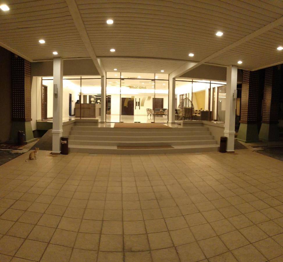 Temu Primula Hotel Kampong Seberang Timor Buitenkant foto