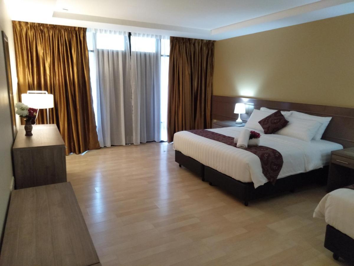 Temu Primula Hotel Kampong Seberang Timor Buitenkant foto