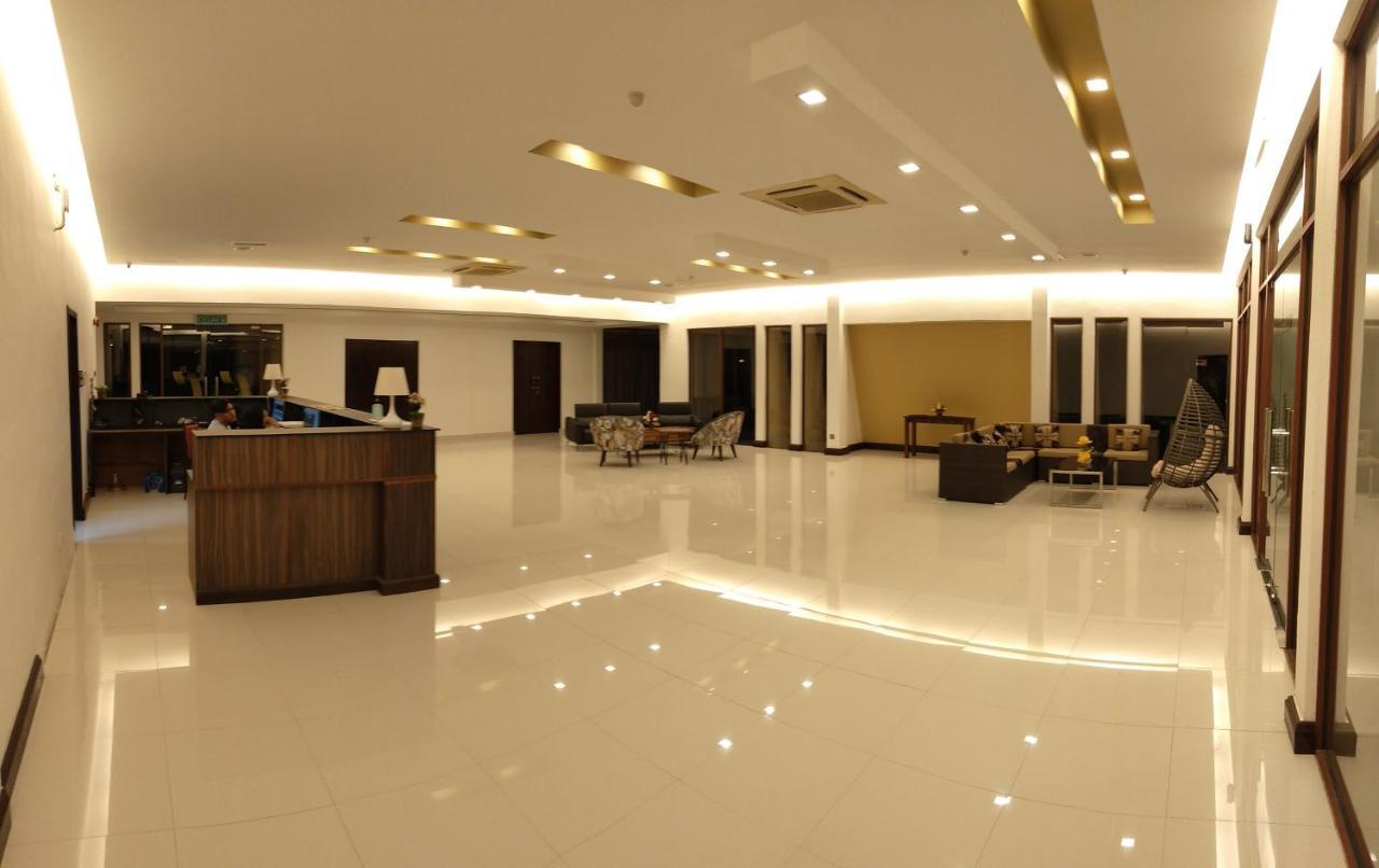 Temu Primula Hotel Kampong Seberang Timor Buitenkant foto
